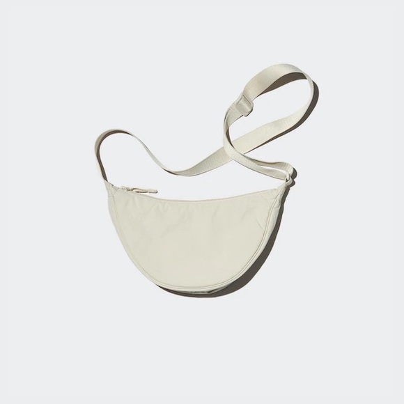 Uniqlo cream round mini shoulder bag bought in Japan NWT. - Picture 2 of 5